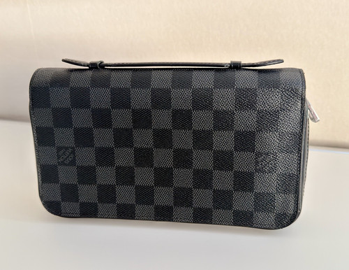 Louis vuitton zippy around - louis, xl